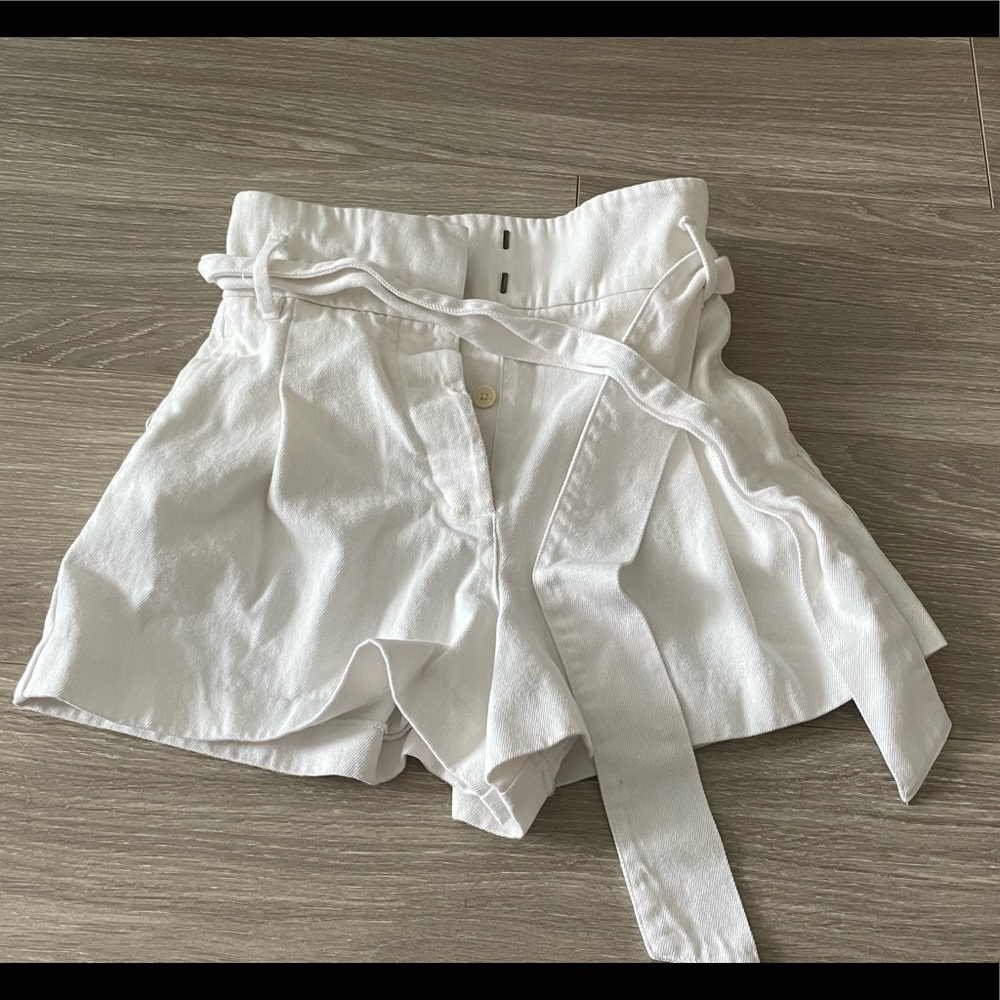 Aritzia Wilfred White Jean Paperbag Shorts